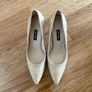 Never worn Nine West Nude Pumps Size 8
